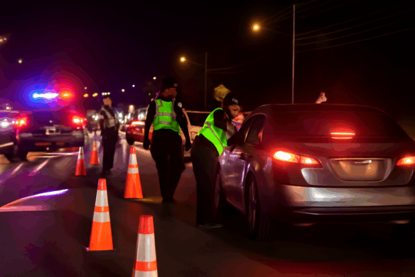 Víspera de Acción de Gracias ("Miércoles Negro") en Atlanta: Qué Esperar en los Puntos de Control y Qué Hacer Si Te Arrestan